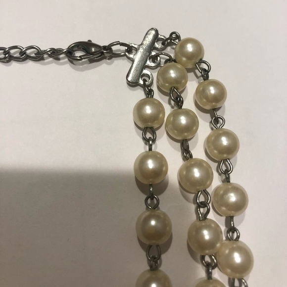 Triple Chain Pearl Costume Necklace - Picture 4 of 5
